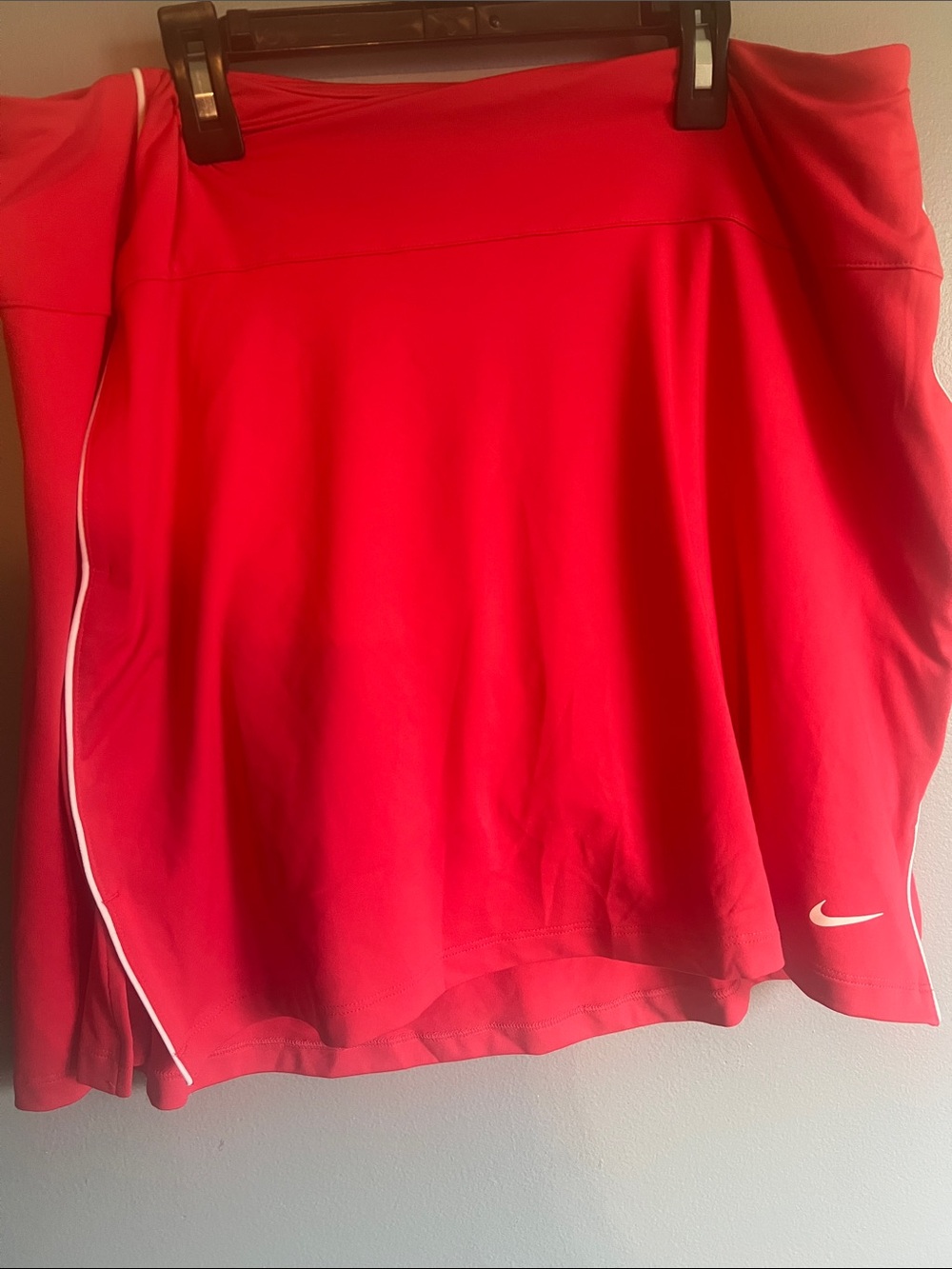 Nike $70 Salmon Red Athletic Skort with White Piping